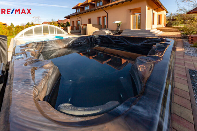 3071400.jpg 3071400.jpg