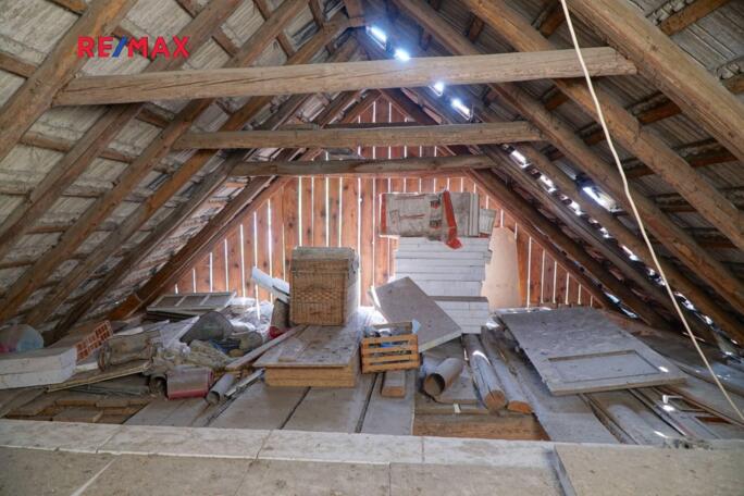 Prodej RD 3+1 s halou, stodolou a parkovacím místem - obrázek 22