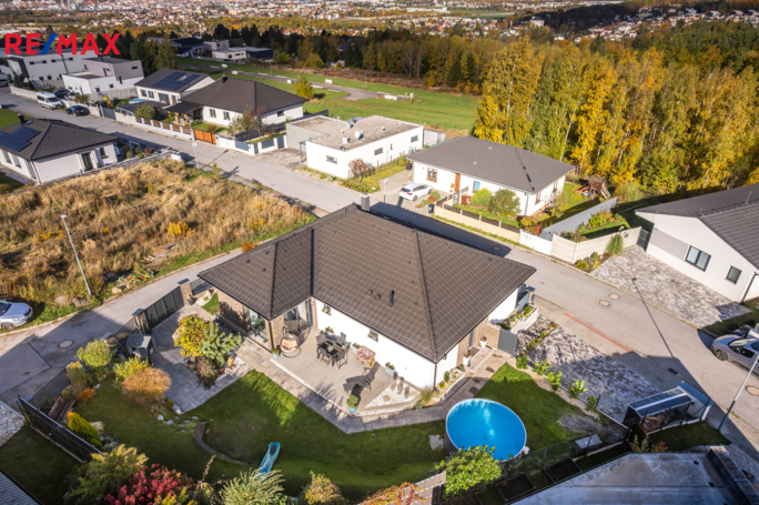 3073055.jpg 3073055.jpg