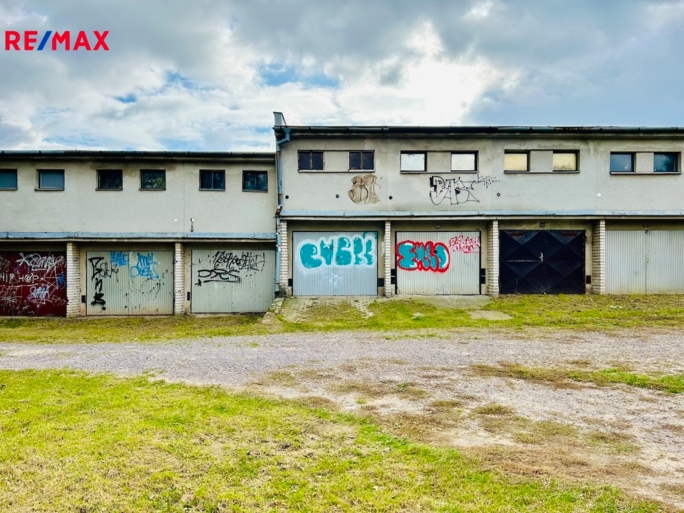 3083228.jpeg 3083228.jpeg