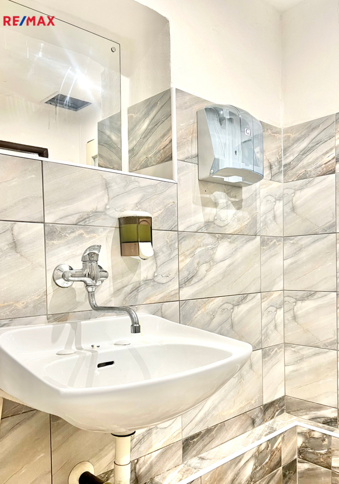 2690316.jpg 2690316.jpg