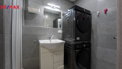 REMAX Delux