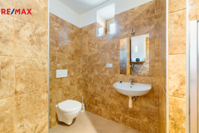 3066628.jpg 3066628.jpg