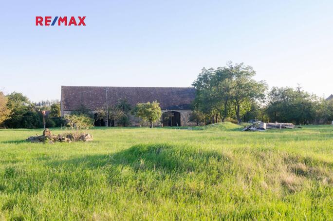 Prodej rodinného domu 280 m2 s hospodářským stavením, pozemek 4 901 m2 - obrázek 4