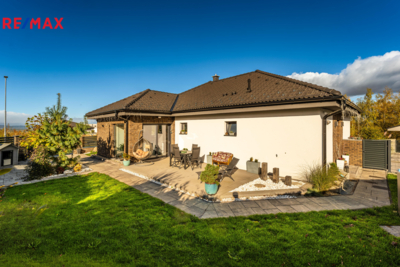 3073108.jpg 3073108.jpg