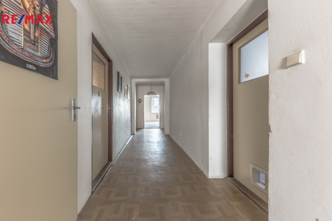 3037999.jpg 3037999.jpg