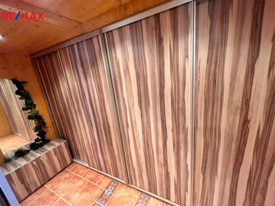 2735832.jpg 2735832.jpg