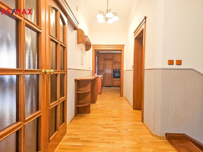 Prodej rodinného domu, 397 m2, Chomutov - obrázek 15