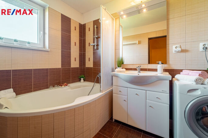 Prodej rodinného domu, 348 m2, Drnovice - obrázek 14