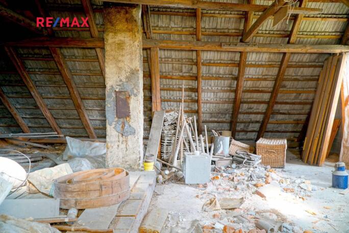 Prodej RD 3+1 s halou, stodolou a parkovacím místem - obrázek 23