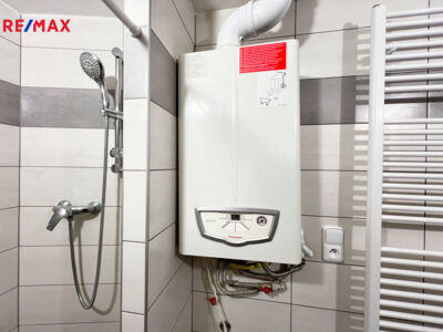 2090247.jpg 2090247.jpg