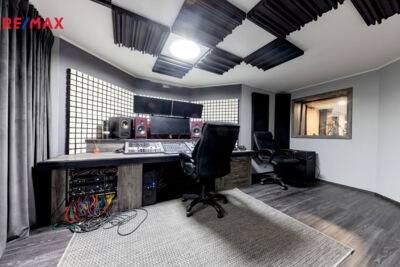 3071393.jpg 3071393.jpg