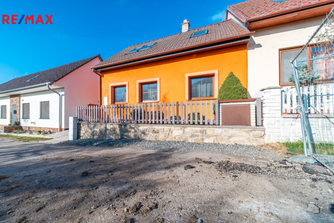 Prodej rodinného domu, 105 m2, Zakřany - obrázek 1