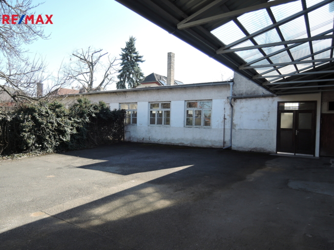 Pronájem výrobního prostoru, 400 m2, Hostivice
