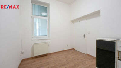 2090232.jpg 2090232.jpg