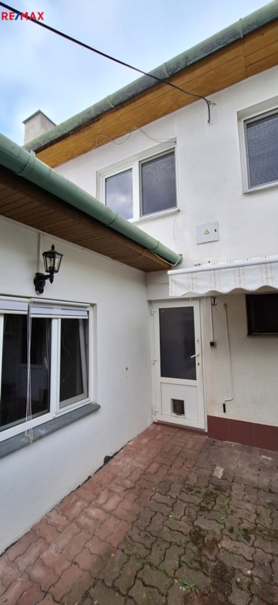 3035496.jpg 3035496.jpg