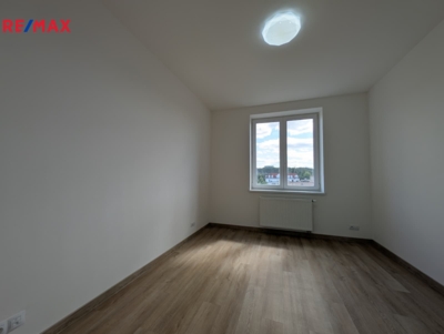 2960155.jpg 2960155.jpg