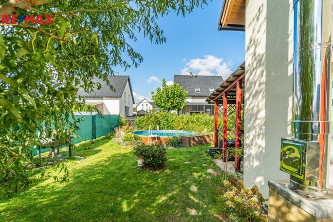 3033872.jpg 3033872.jpg