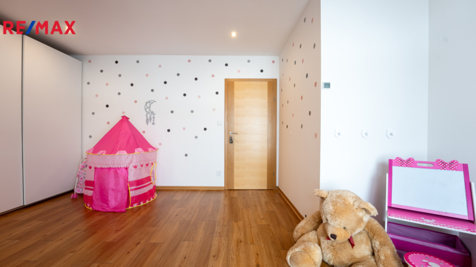 Prodej rodinného domu, 198 m2, Černá Hora - obrázek 32