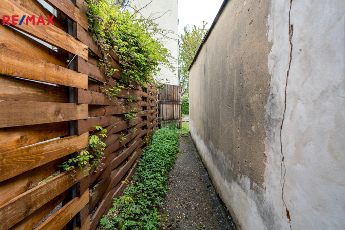 2769834.jpg 2769834.jpg