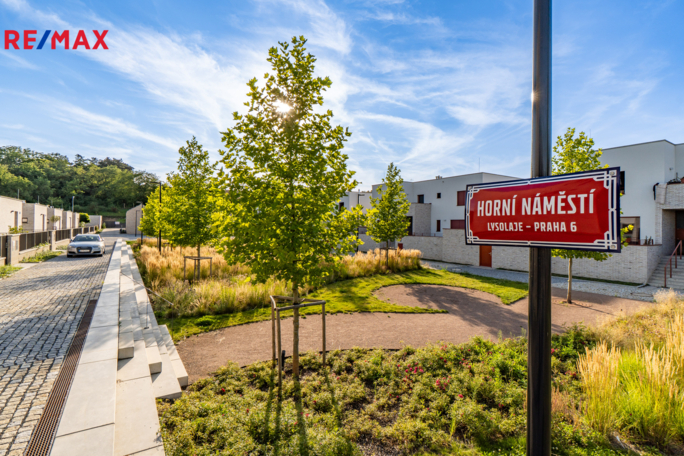 2951432.jpg 2951432.jpg