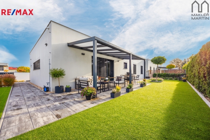 3084202.jpg 3084202.jpg