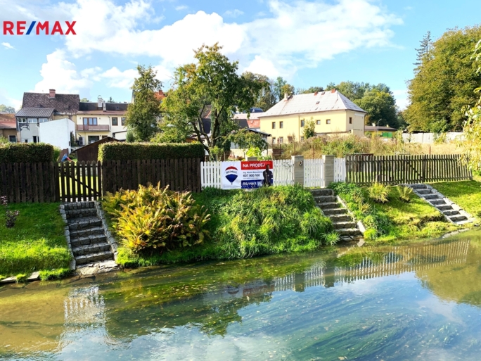 3030168.jpg 3030168.jpg