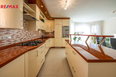 3071370.jpg 3071370.jpg