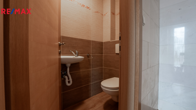 Prodej rodinného domu, 198 m2, Černá Hora - obrázek 39