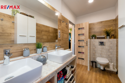 2813559.jpg 2813559.jpg