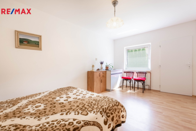 2756383.jpg 2756383.jpg