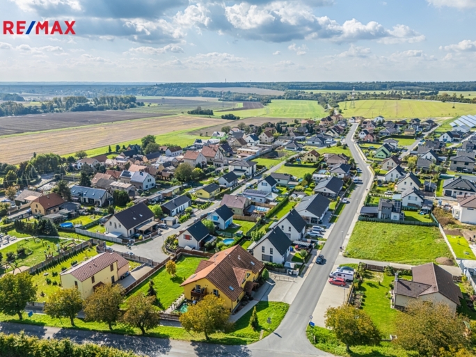 3033892.jpg 3033892.jpg