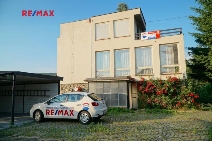 Prodej třípodlažního  rodinného domu 6 + 1 + technické místnosti - obrázek 20