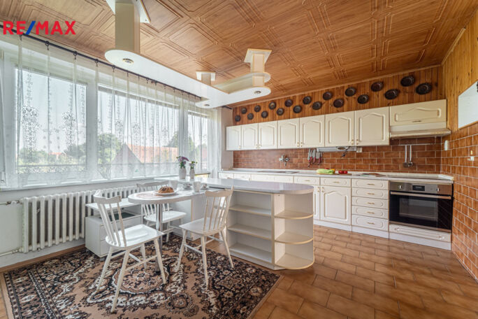 Prodej rodinného domu, 348 m2, Drnovice - obrázek 3