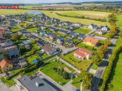 3033894.jpg 3033894.jpg