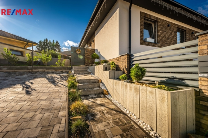 3073164.jpg 3073164.jpg