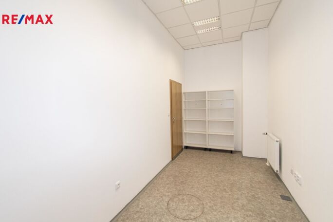 Pronájem prostoru kanceláří, 154 m2, Brno - obrázek 18