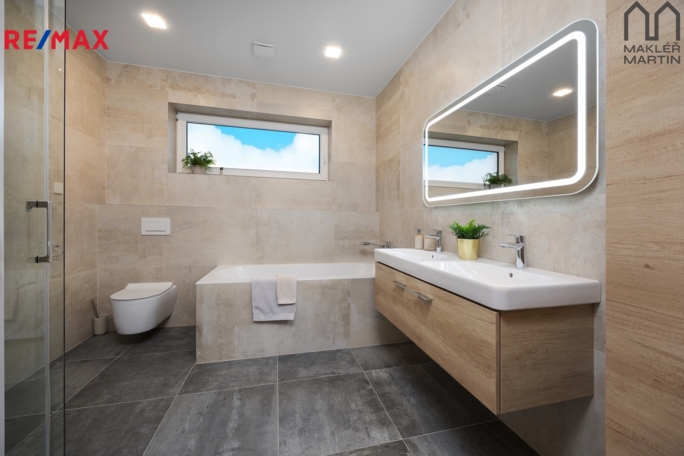 3084188.jpg 3084188.jpg