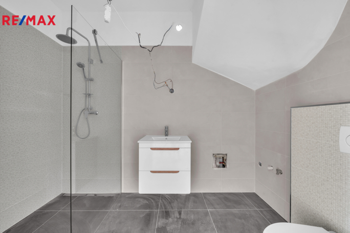 2958711.jpg 2958711.jpg