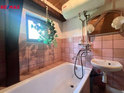 3045528.jpeg 3045528.jpeg