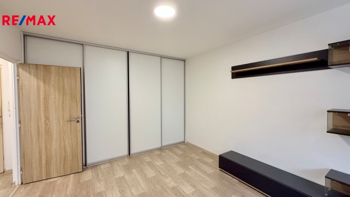 Pronájem bytu 1+1, 34 m2, Břeclav - obrázek 3