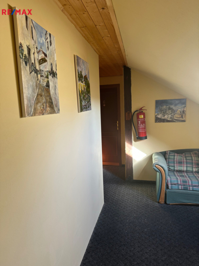 2620223.jpeg 2620223.jpeg