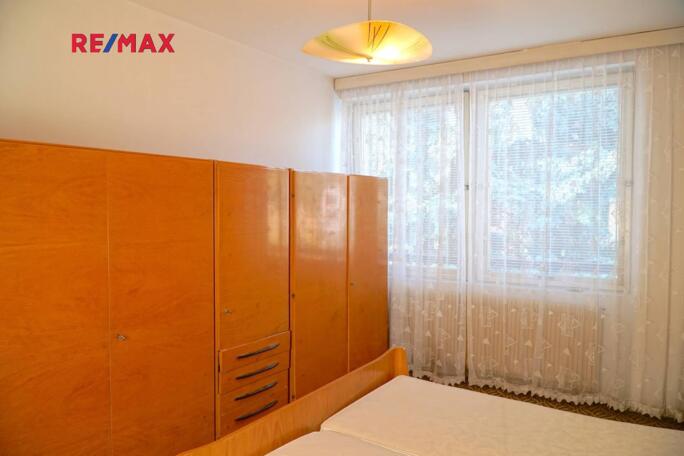 Prodej třípodlažního  rodinného domu 6 + 1 + technické místnosti - obrázek 19