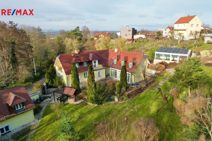 Prodej rodinného domu, 650 m2, Svinaře