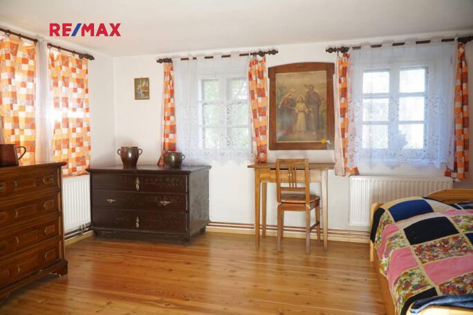 Prodej RD 3+1 s halou, stodolou a parkovacím místem - obrázek 9