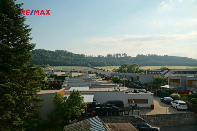 Prodej třípodlažního  rodinného domu 6 + 1 + technické místnosti - obrázek 21