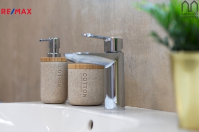 3084194.jpg 3084194.jpg