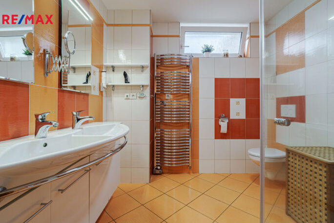 Prodej rodinného domu, 280 m2, Brno - obrázek 12