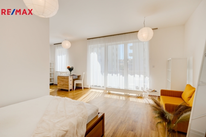 Pronájem bytu 1+kk, 37,9 m2, Brno