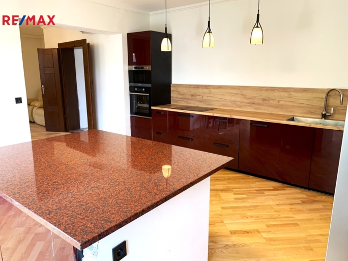 3030152.jpg 3030152.jpg